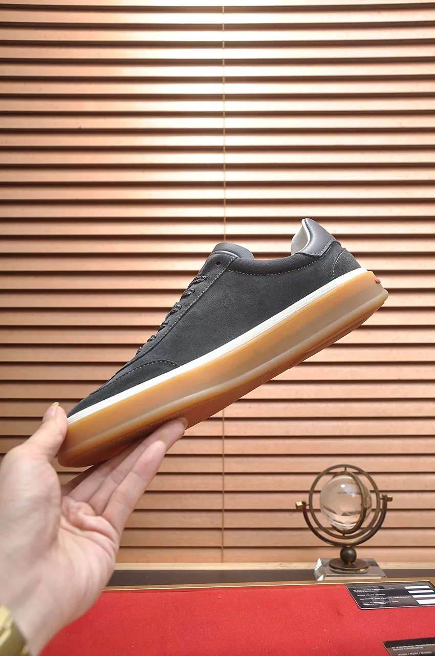 Men's men's shoes 💰540💶【𝐥𝐨𝐫𝐨 𝐏𝐢𝐚𝐧𝐚】lp classic loafers, an Italian treasure brand, the only brand that can match Hermès! Only after wearing it do we realize that we cannot let down our feet. The upper is imported cashmere, the lining of water-dyed cowhide ➕ the cowhide feet, the official original glass rubber outsole, and the pendant. Exclusive original packaging (tag ➕ brand paper ➕ outer box ➕ hand bag) code number: 38-45